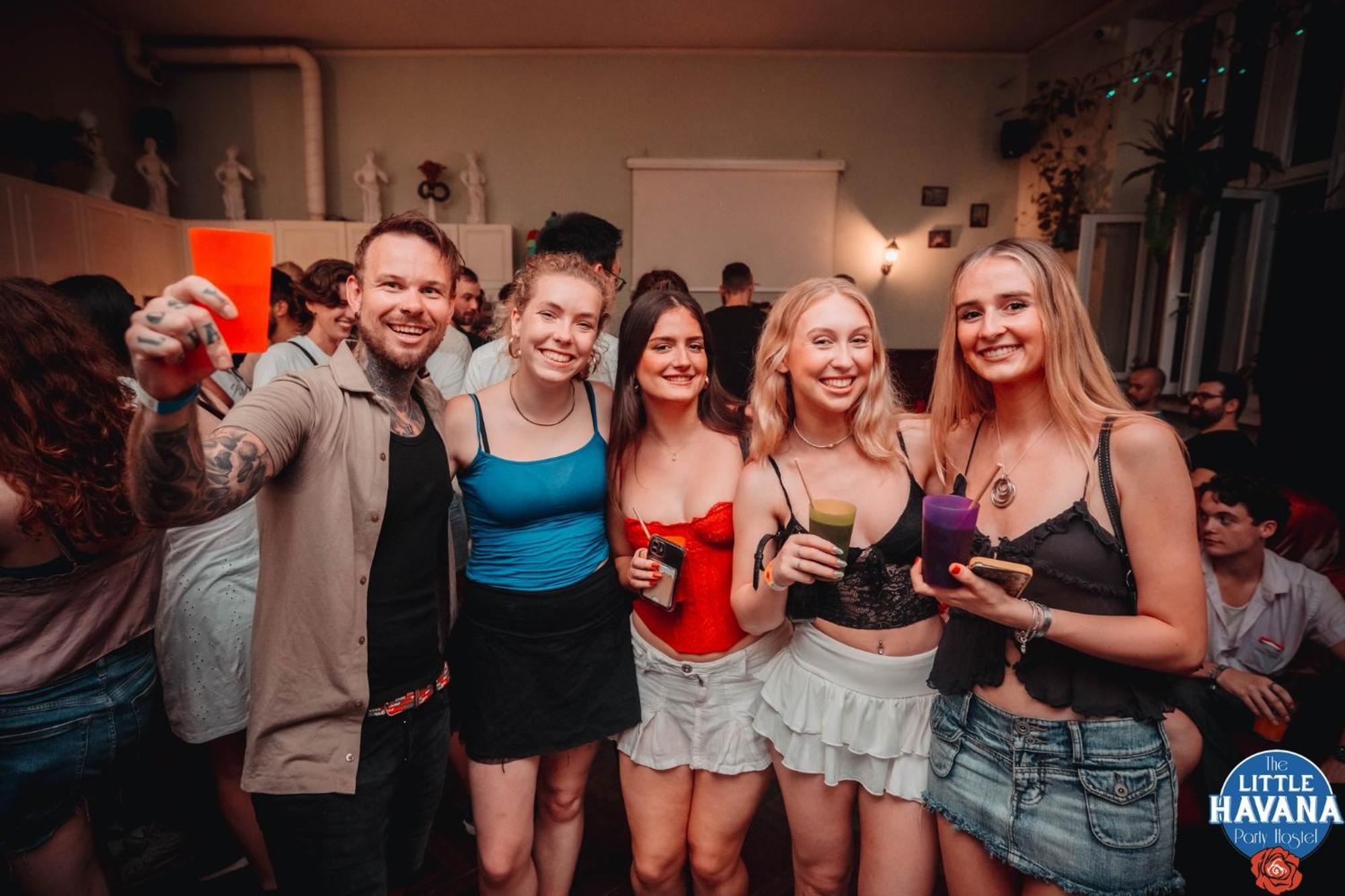 The Little Havana Party Hostel — Foto’s 3